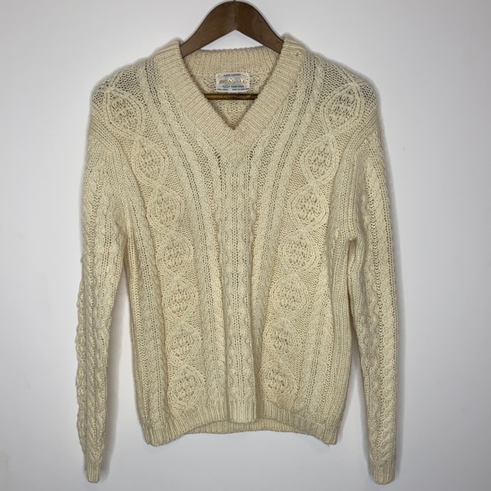 Vintage 100%‎ wool hand loomed cable knit sweater